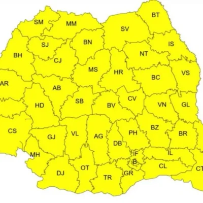 Cod galben de vânt puternic în opt județe. Rafale de până la 80 km/h la munte și precipitații mixte