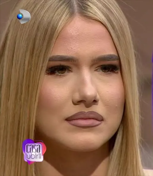 Ce mașină conduce Daniela, concurenta din Casa iubirii. Tânăra se află la volanul unui Mercedes negru