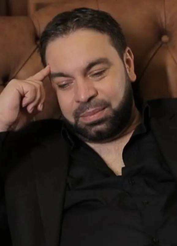 Florin Salam a ajuns la spital după ce i s-a făcut rău în timpul unui concert. Artistul susține că ar fi fost otrăvit