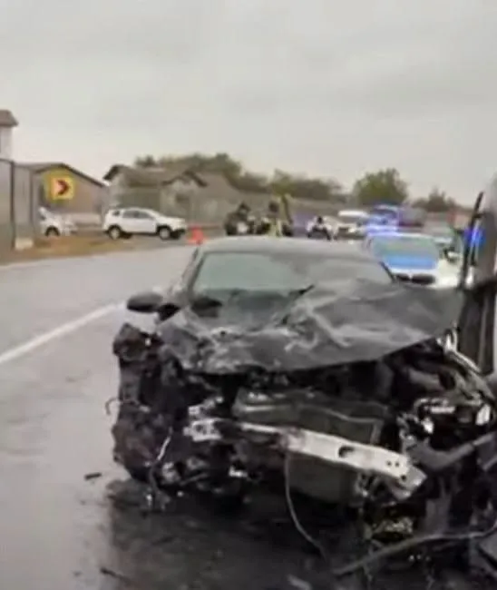ULTIMĂ ORĂ! ACCIDENT GRAV pe DN 22! Cinci RĂNIȚI după impactul cu un microbuz! Trafic BLOCAT!