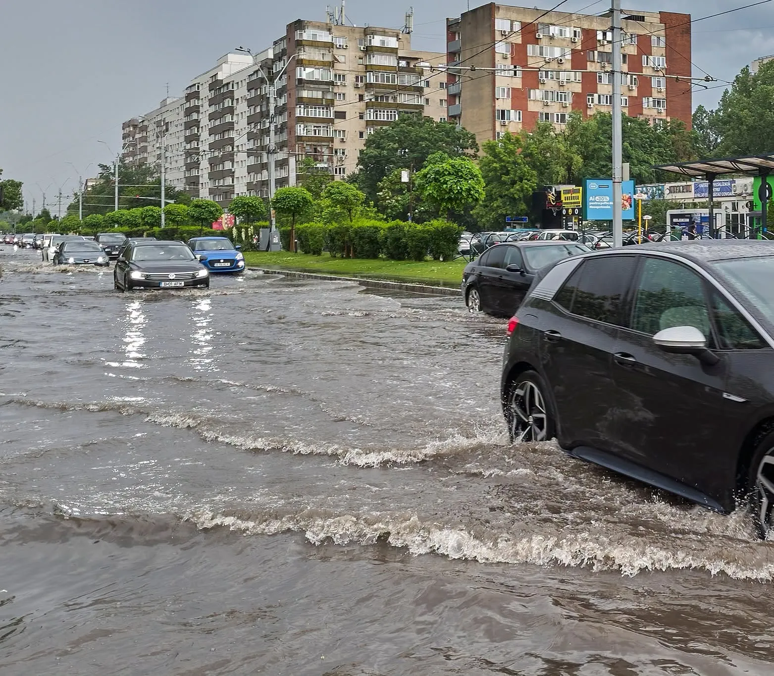 ULTIMĂ ORĂ! ANM a emis COD GALBEN! Vremea o ia RAZNA în România: vin PLOILE și ZĂPADA!