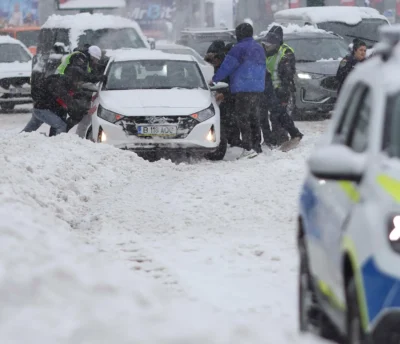 Vremea se SCHIMBĂ pe 22 octombrie! ANM anunță RĂCIRE, ploi și NINSORI la munte!