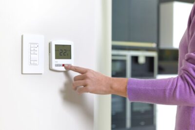 Cum să încălzești corect locuința iarna. Temperatura ideală din dormitor și greșeala cu aerisirea