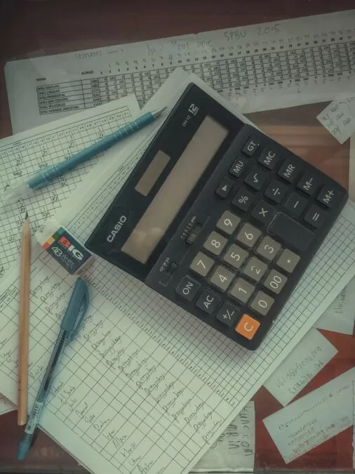Ce se întâmplă cu ratele și datoriile la bancă după deces. Greșeala uriașă pe care o fac mulți români