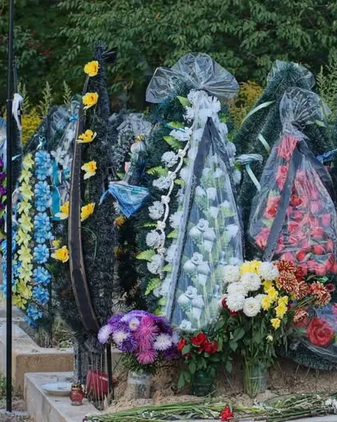 Ajutorul de înmormântare ajunge la 9.192 de lei. Cât timp ai la dispoziție să ceri banii