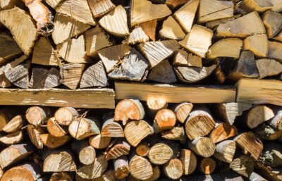 Câți bani te costă lemnele de foc în acest sezon. Factura finală pentru 5, 10 sau 15 metri cubi