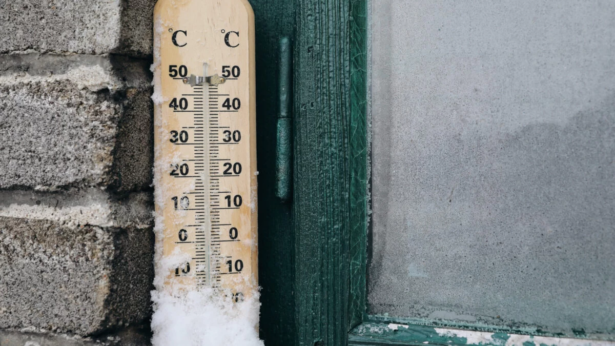 Vremea o ia razna! Când vin primele ninsori și temperaturi de 0 grade la munte