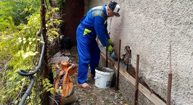 Când ești obligat să lași vecinul să intre în curtea ta. Ce prevede Codul civil și când poți cere despăgubiri