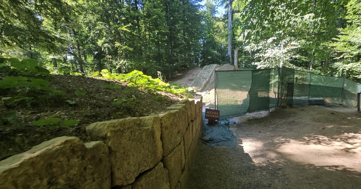 Sarmizegetusa Regia va fi închisă turiștilor până în decembrie. Decizia autorităților stârnește controverse