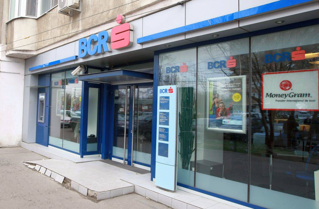 Avertisment pentru toţi clienţii BCR. Este alertă naţională, rişti să rămâi fără banii din cont!